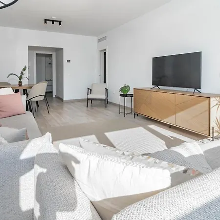 Eg5.4a - Luxury Penthouse With Private Sun Terrace Estepona